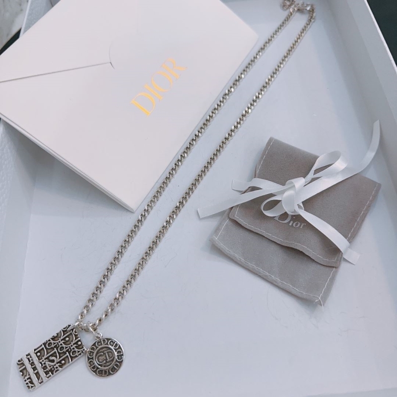 chr1st1an D10r necklaces